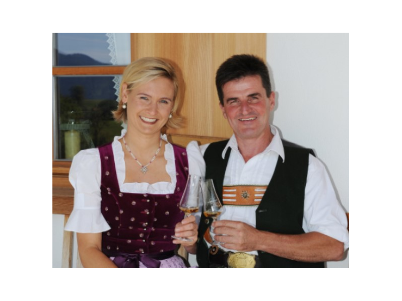 Öffnungszeiten, Besuch, Einkauf, Geschenke und Führungen in unserer Destillerie in Gmund am Tegernsee